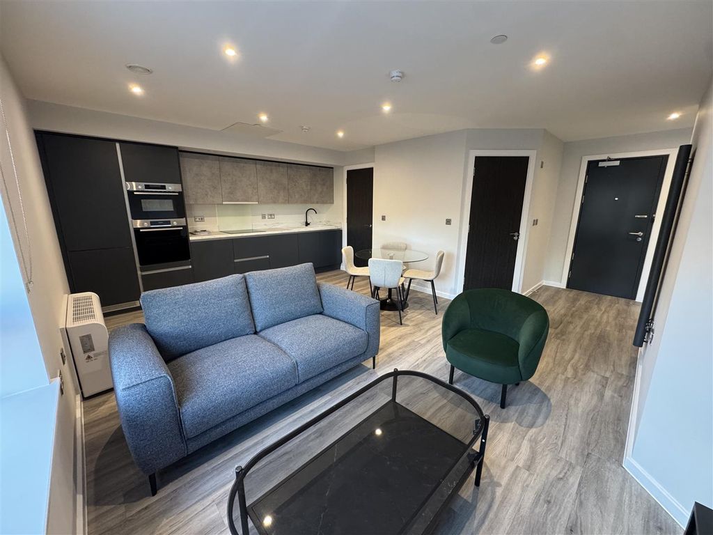 Property photo 1 of 15 Living Room Pic 8.Jpeg