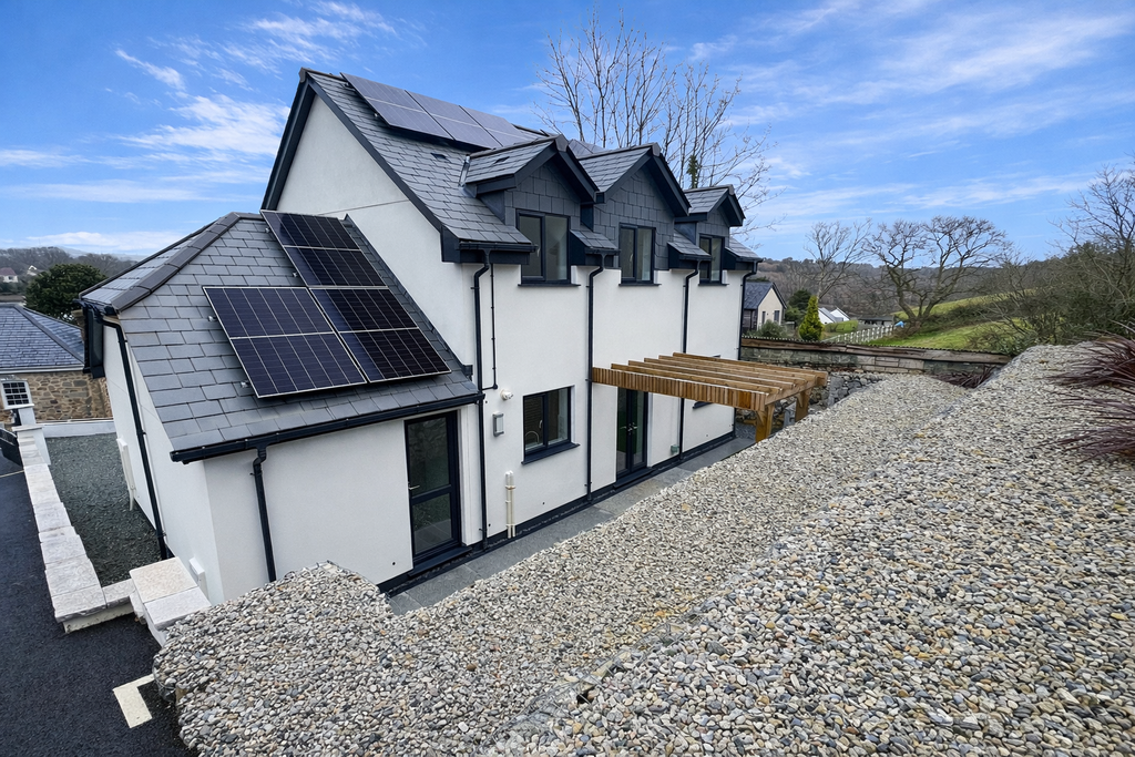 Property photo 3 of 21