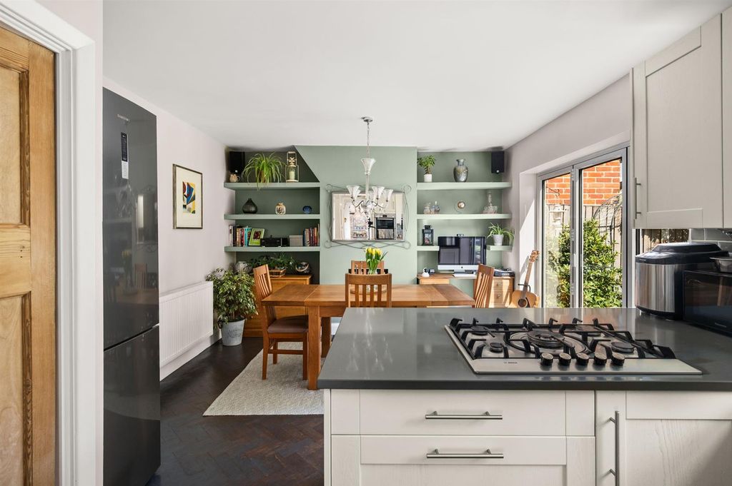 Property photo 3 of 12 Kitchen Diner