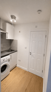 Property photo 3 of 4 47358E77-B17C-4Acf-87B1-E768E7Bb76CC