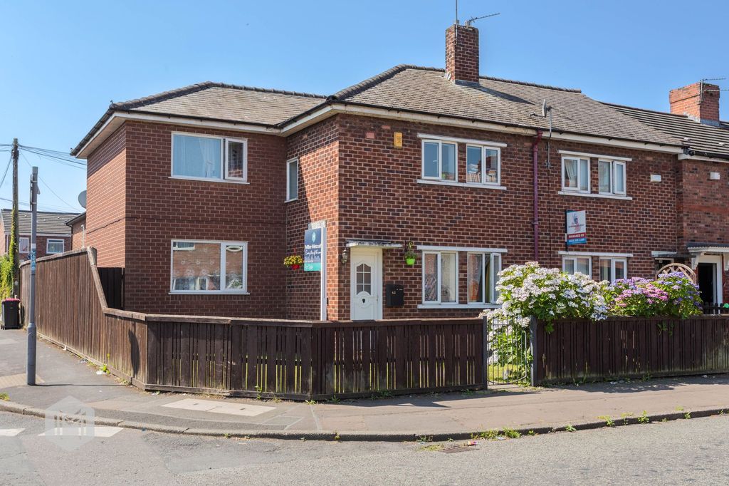 Property photo 1 of 32