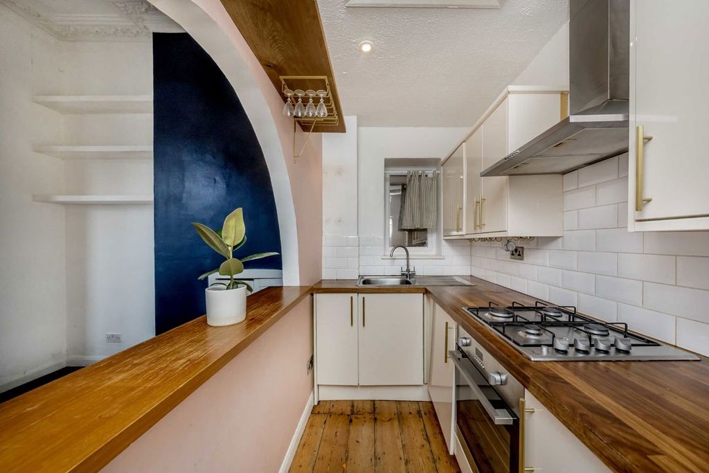 Property photo 3 of 5