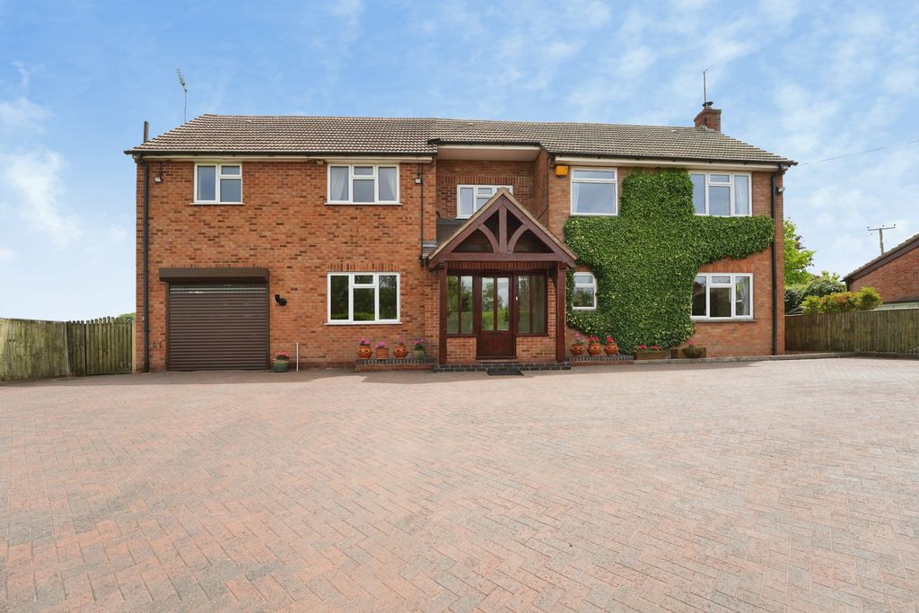 Property photo 2 of 53