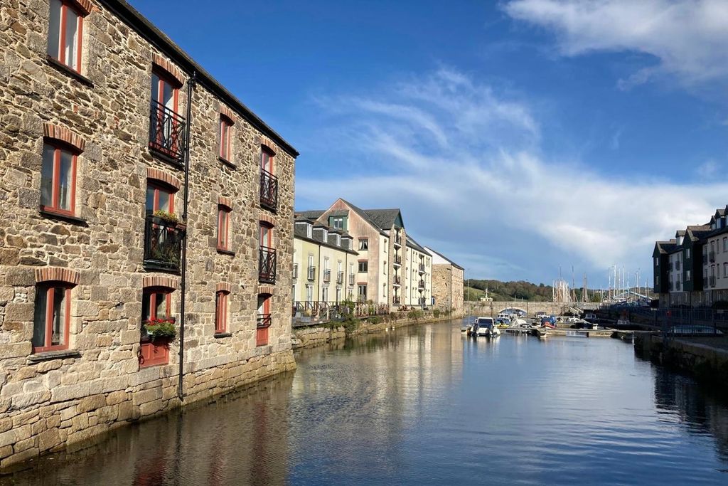 Property photo 1 of 22