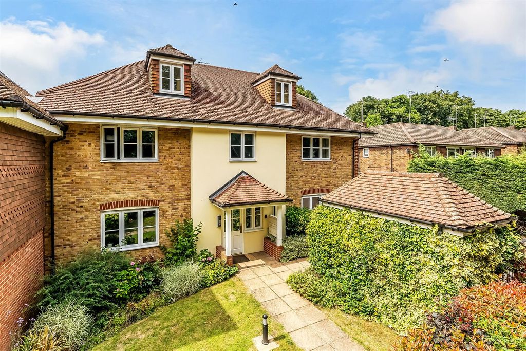 Property photo 1 of 14 .Maybury-House-16.Jpg