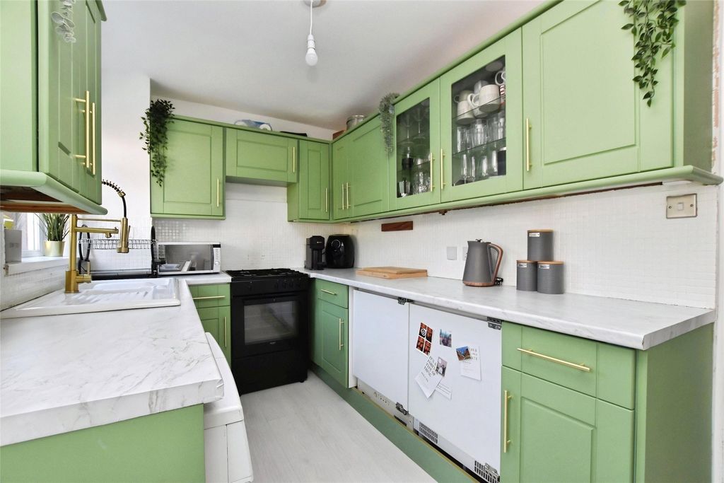 Property photo 2 of 17 Kitchen