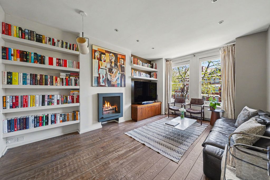Property photo 1 of 18