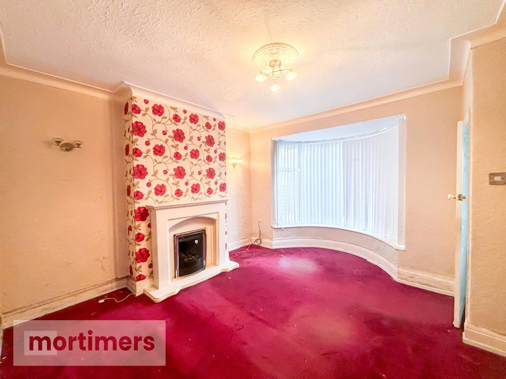 Property photo 2 of 14 Living Room