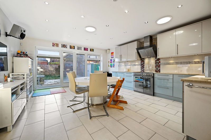 Property photo 3 of 12 Photo 9