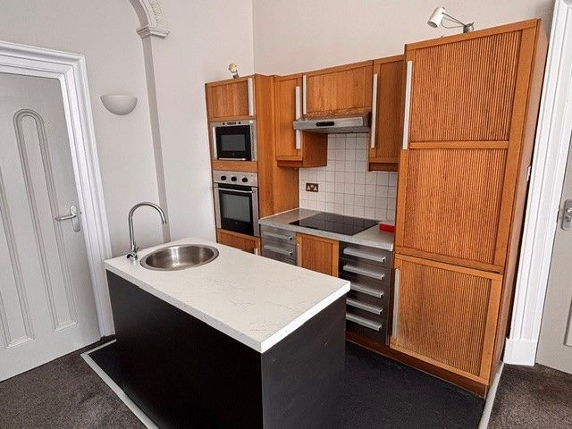 Property photo 2 of 8 Kitchen