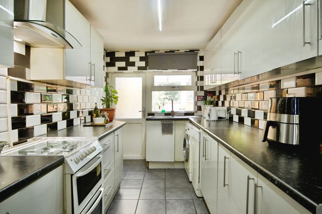 Property photo 2 of 18 Pbox-Img.Jpg