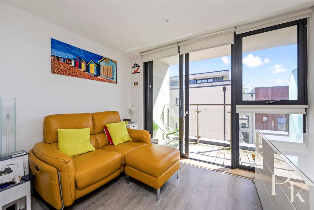 Property photo 2 of 17 Living Room