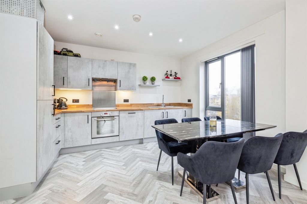 Property photo 2 of 23