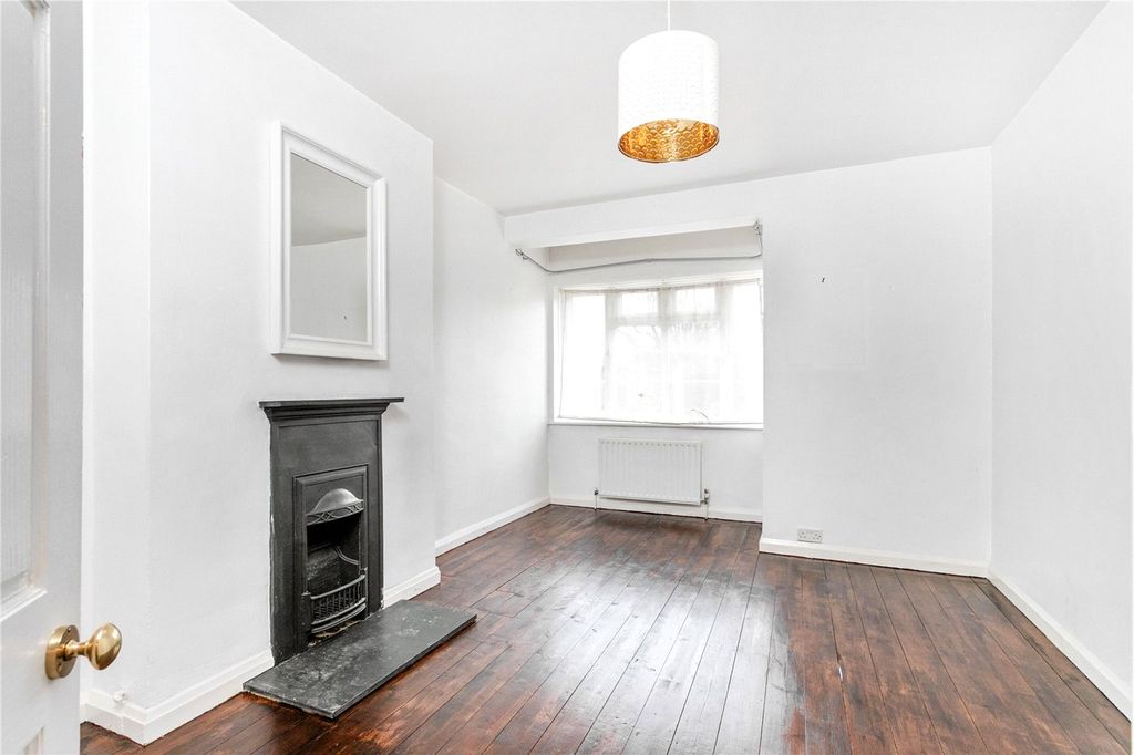Property photo 2 of 11 Picture No. 13