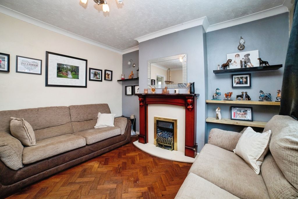 Property photo 3 of 19 Pbox-Img.Jpg