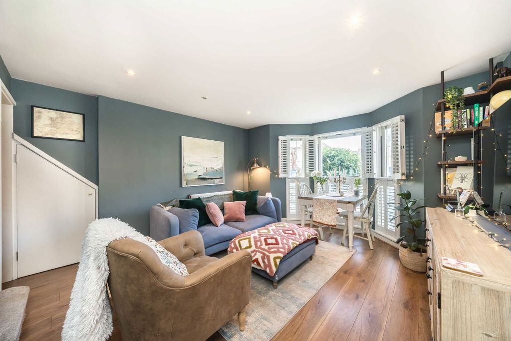 Property photo 2 of 7