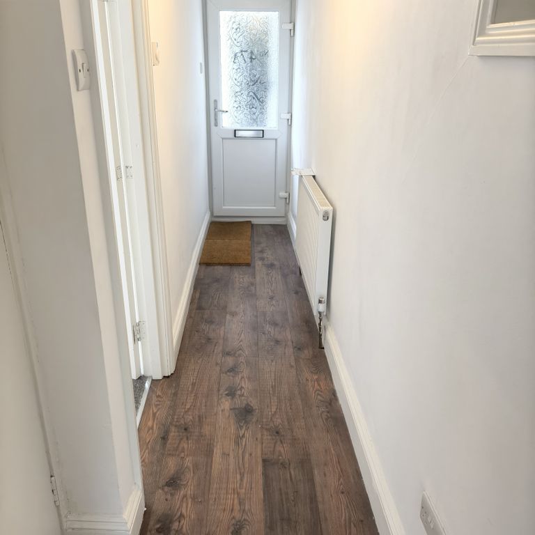 Property photo 2 of 9 Gallery