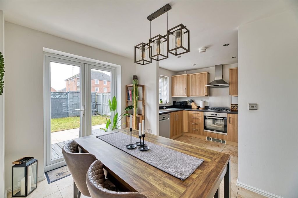 Property photo 3 of 18 Dining Room