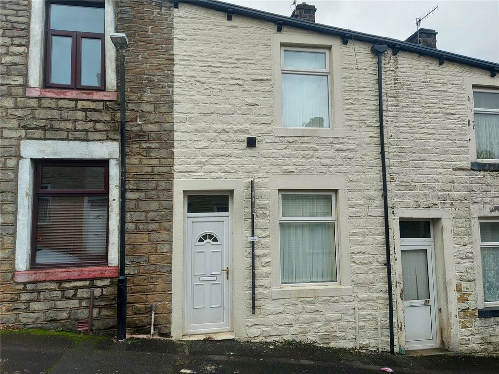 Property photo 1 of 12 External