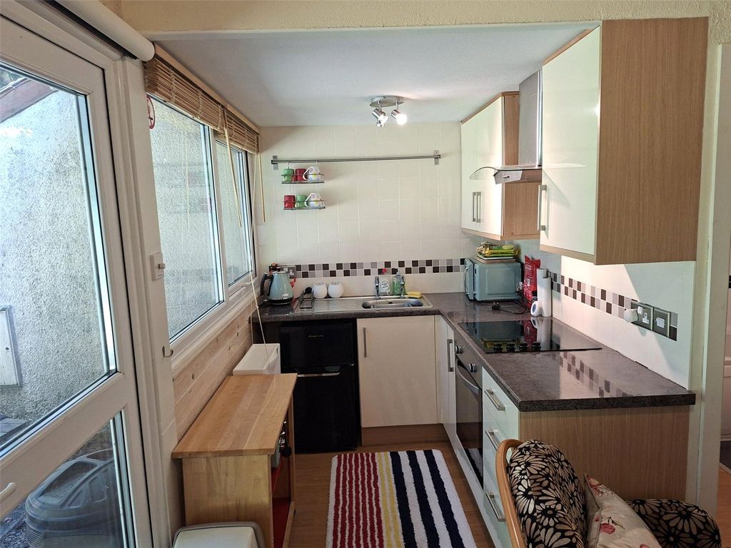 Property photo 3 of 8 Picture No. 02