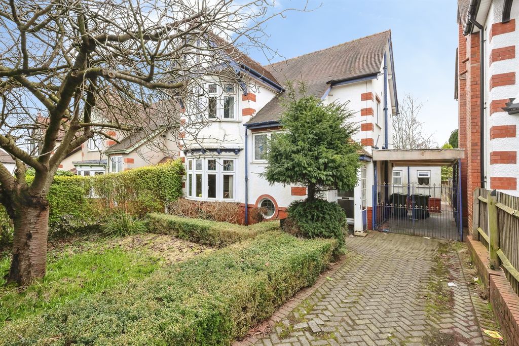 Property photo 1 of 18