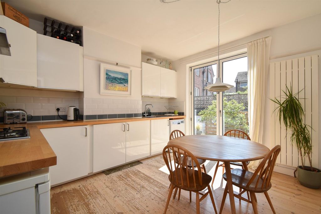 Property photo 3 of 26 Kitchen/Diner