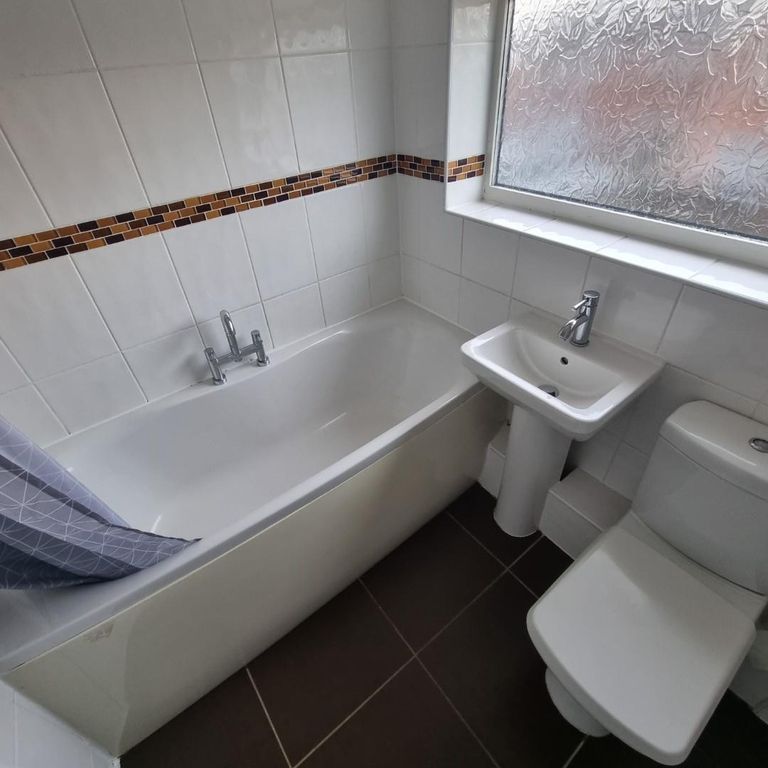 Property photo 1 of 12 Bathroom 2.Jpg