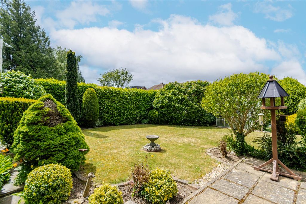 Property photo 2 of 23 Garden