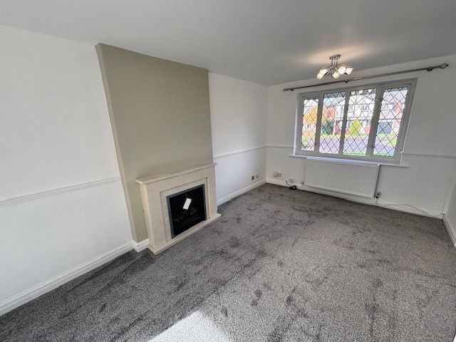 Property photo 3 of 11 Living Room