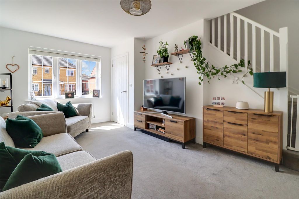 Property photo 1 of 26 Lounge