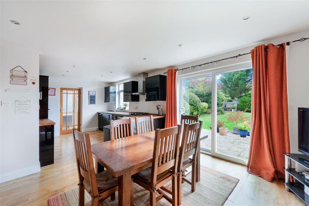 Property photo 3 of 12 Upper Pines, (14 From 24)-7.Jpg