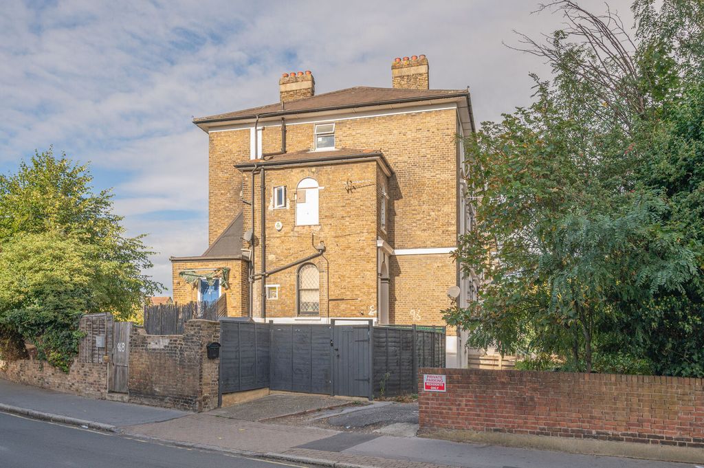 Property photo 3 of 26
