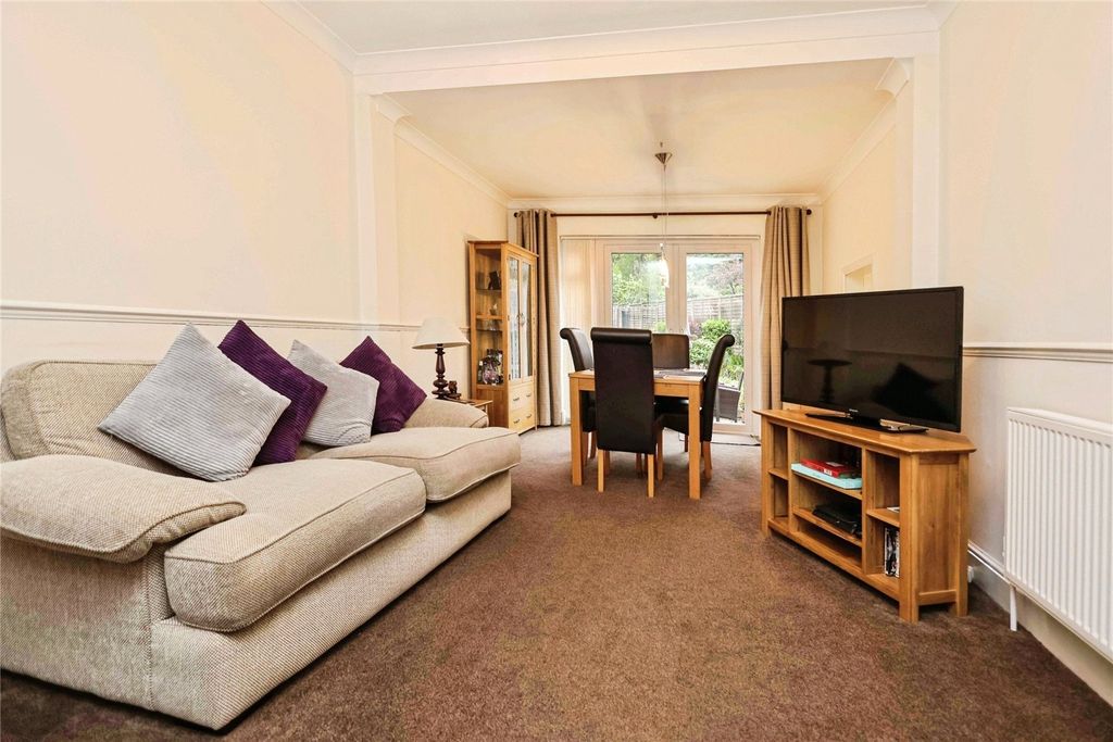 Property photo 2 of 26 Picture No. 33