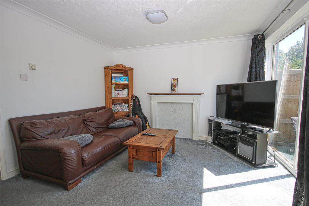 Property photo 2 of 12 Lr 5.Jpg