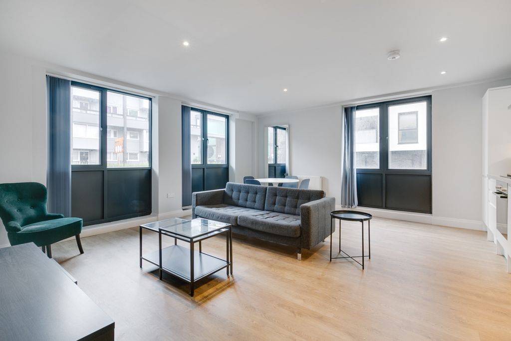 Property photo 1 of 14 Rotherhithe