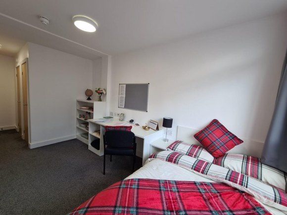 Property photo 1 of 6 9348240.Jpg