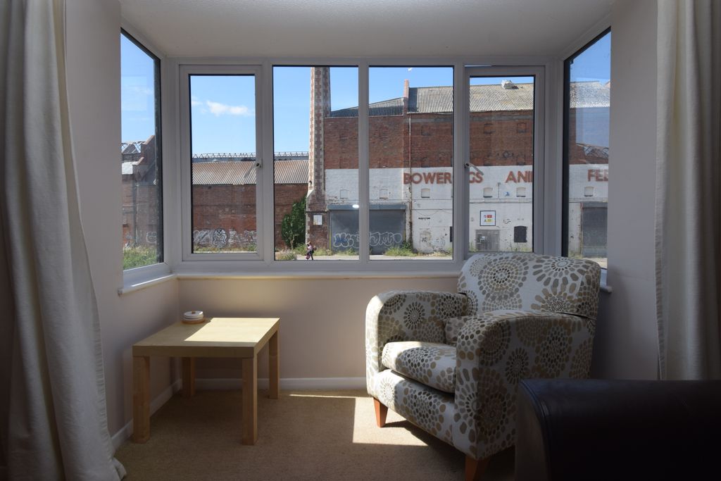 Property photo 3 of 10 Living Room View