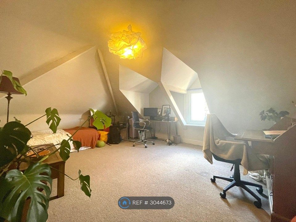 Property photo 3 of 5