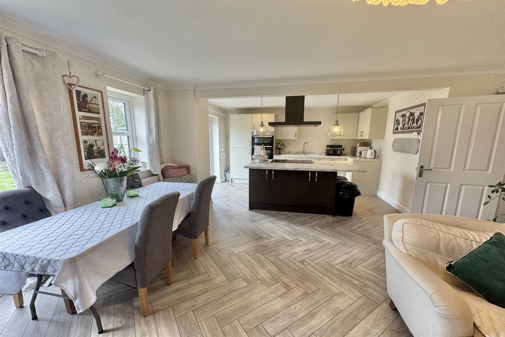 Property photo 2 of 17 Living Room