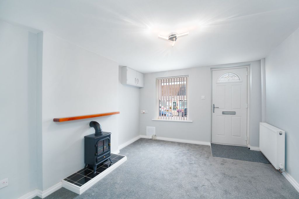 Property photo 2 of 9