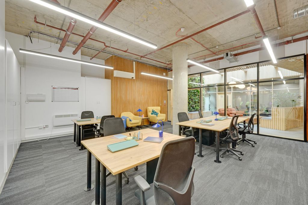 Property photo 3 of 7 06-200Ajus06053.Jpg