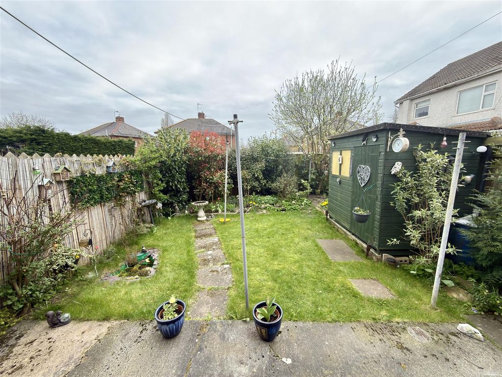 Property photo 2 of 9 Externally