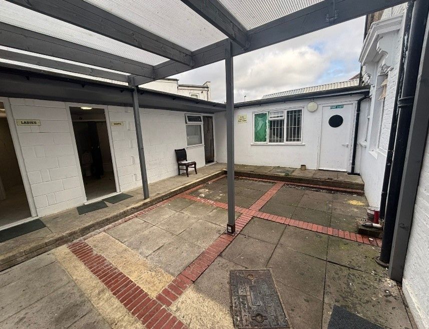 Property photo 2 of 7