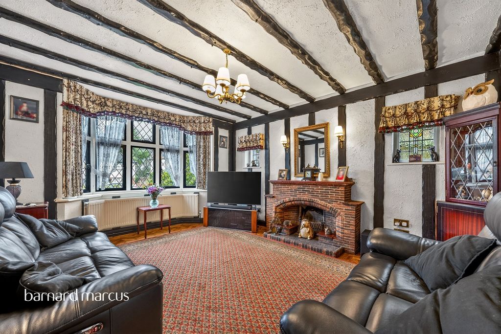 Property photo 2 of 17