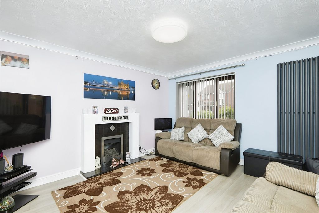 Property photo 3 of 15