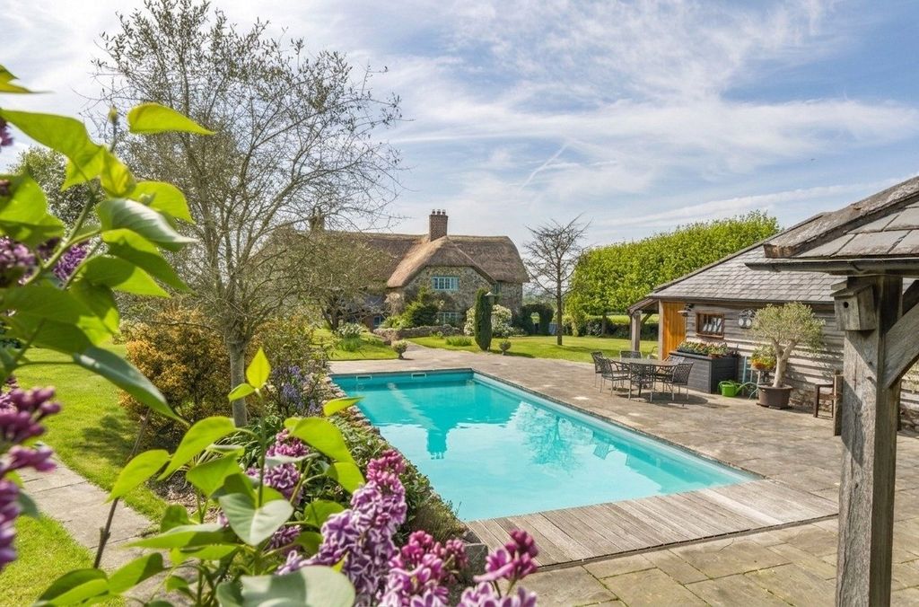 Property photo 2 of 46 Picture No. 82