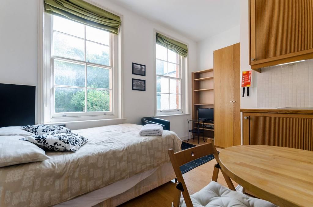 Property photo 1 of 5 Studio To Rent