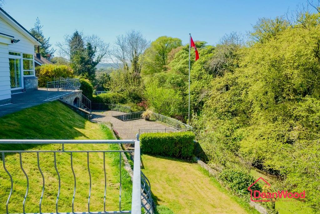 Property photo 3 of 21 17.Jpg
