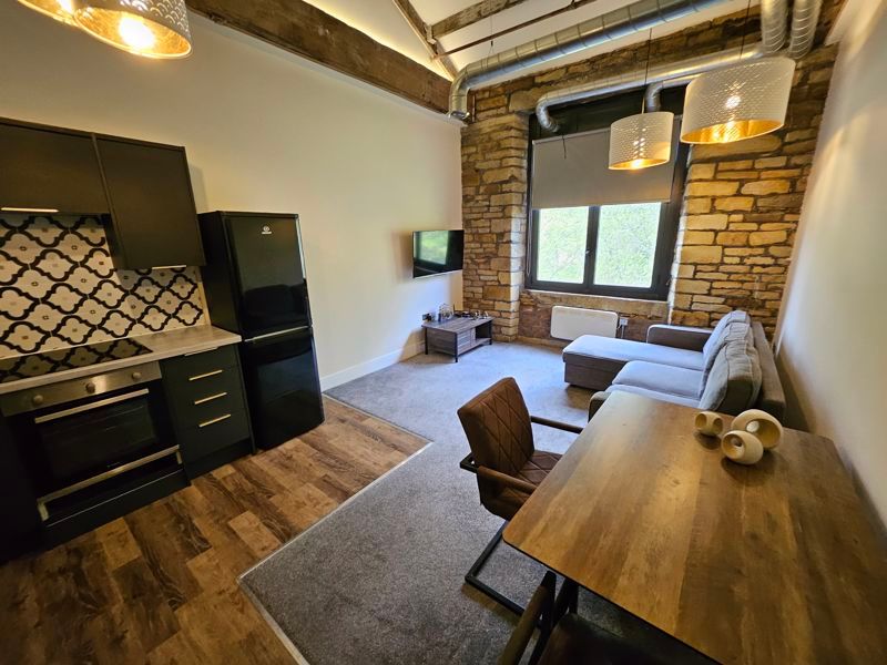 Property photo 2 of 9 Photo 8