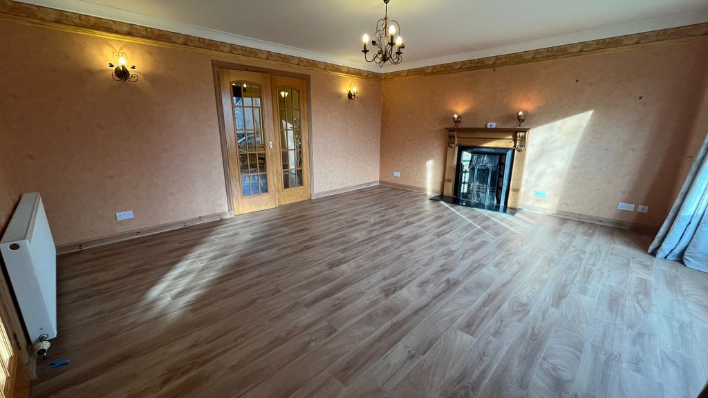 Property photo 2 of 42